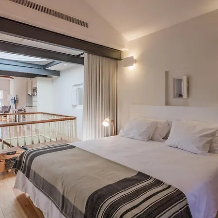 River Aparthotel