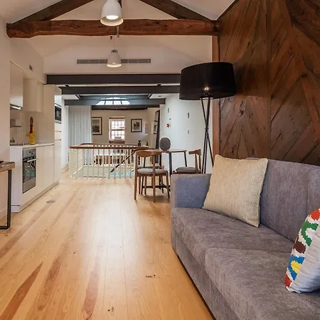 River Aparthotel 4*