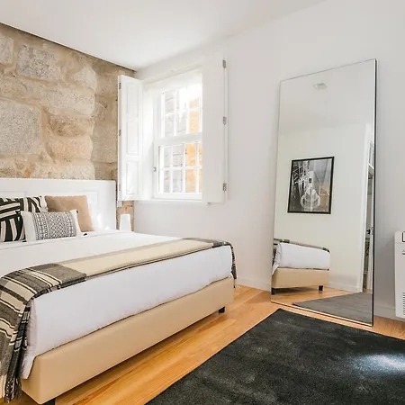 River Aparthotel 4*